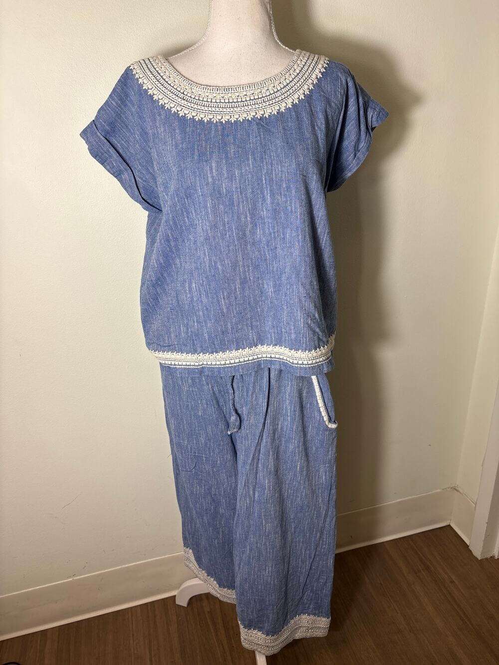 Roller Rabbit Chambray Embroidered Short Set Sz S